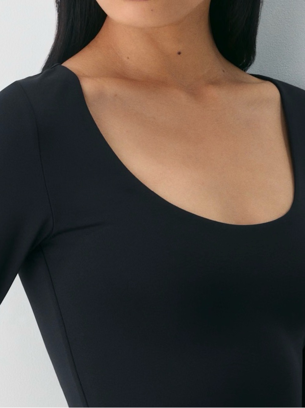 Aritzia Original Contour Astral Women’s Black Scoop Neck Long Sleeve Top XS - Picture 2 of 9